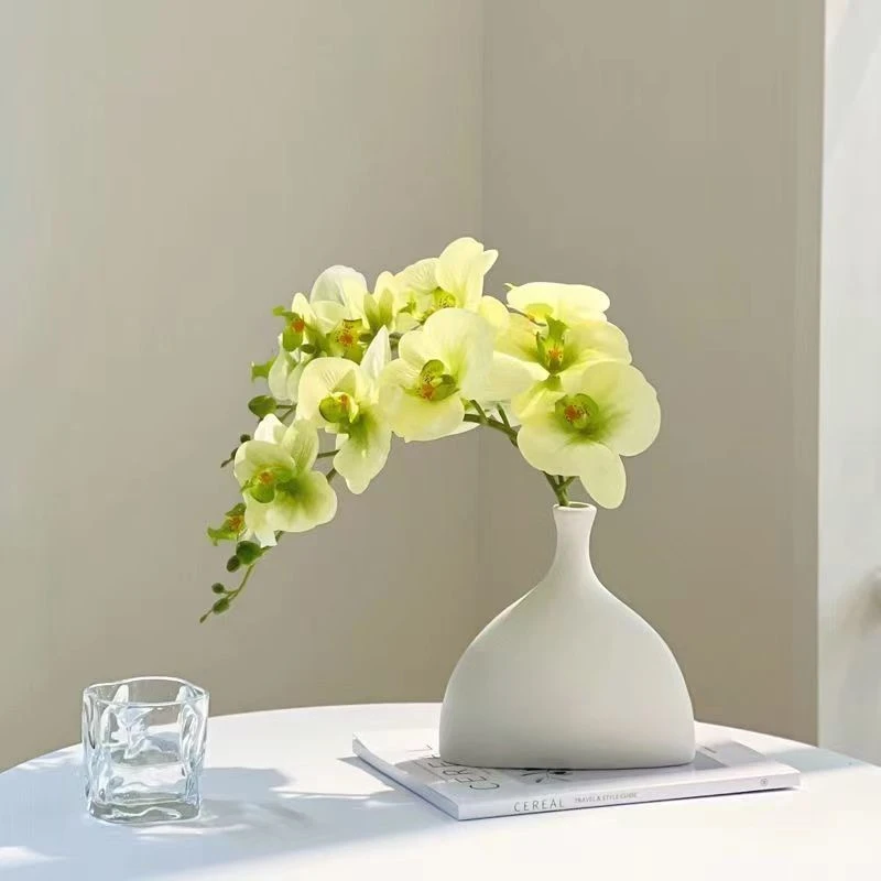 蝴蝶兰仿真花湿感高档绢花长杆餐桌花假花摆件客厅干花装饰插花束