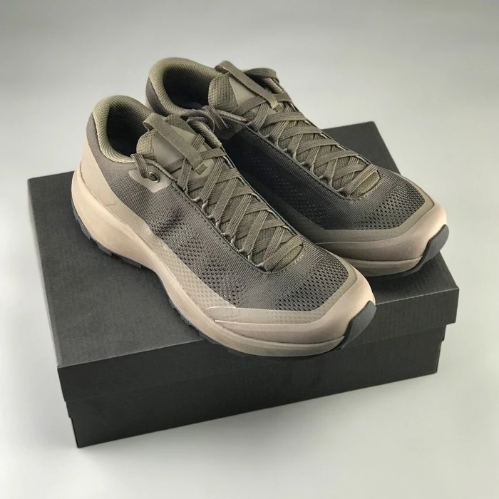 春夏季男子户外网孔低帮登山鞋超轻防滑运动耐磨徒步鞋/BTQSS