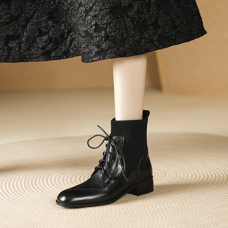 手慢无【缺码清仓】头层牛皮中跟短靴系带 跟高3.5厘米（货号2388）