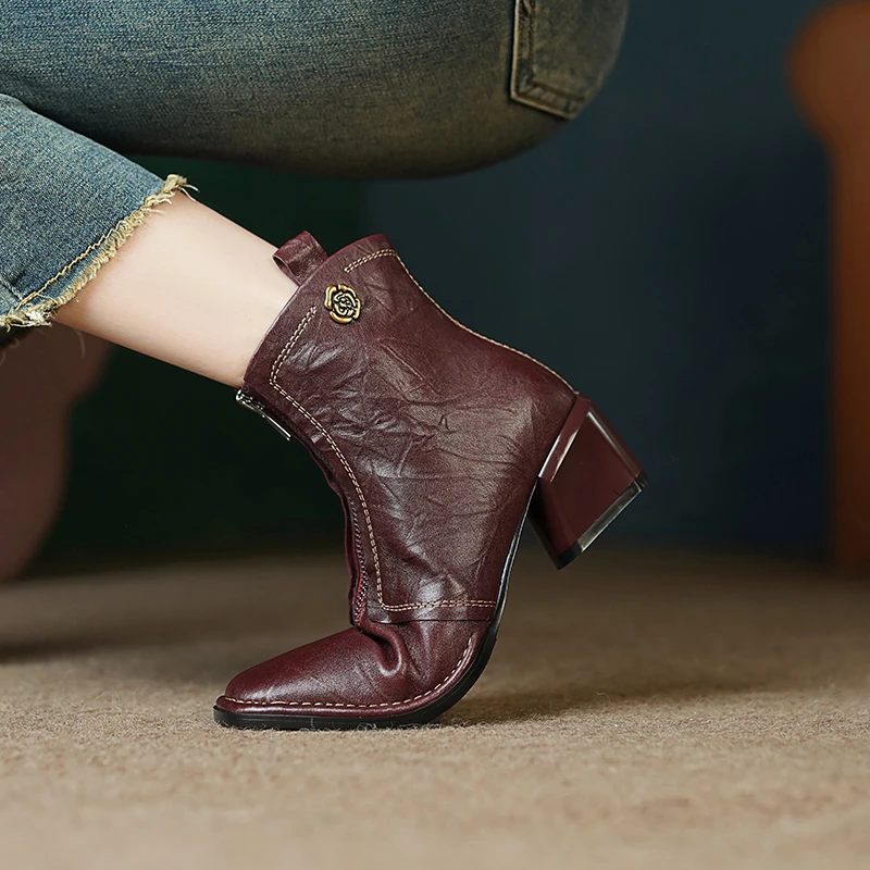 新款时尚真皮短靴气质百搭舒适女靴羊皮方头跟高5cm（24021已开价）