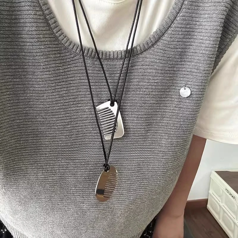 钛钢项链 小众设计银色梳子吊坠项链长款毛衣链挂脖配饰一梳百顺
