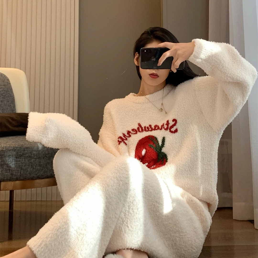 【秀秀家】冬季上新《草莓》软绵绵圆领网红舒适睡衣半边绒宽松