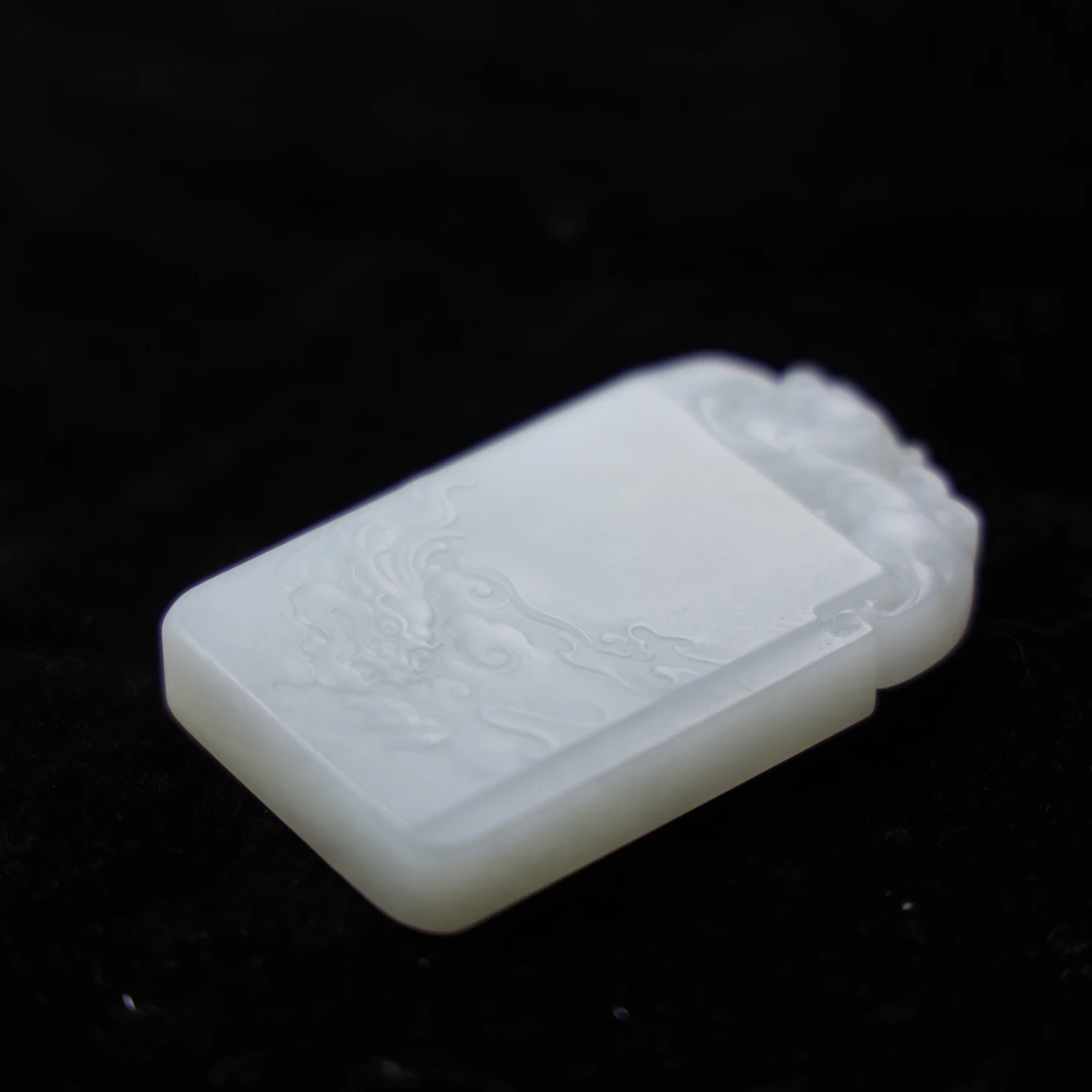 TCWWA05470创汇和田白玉虎钮龙牌