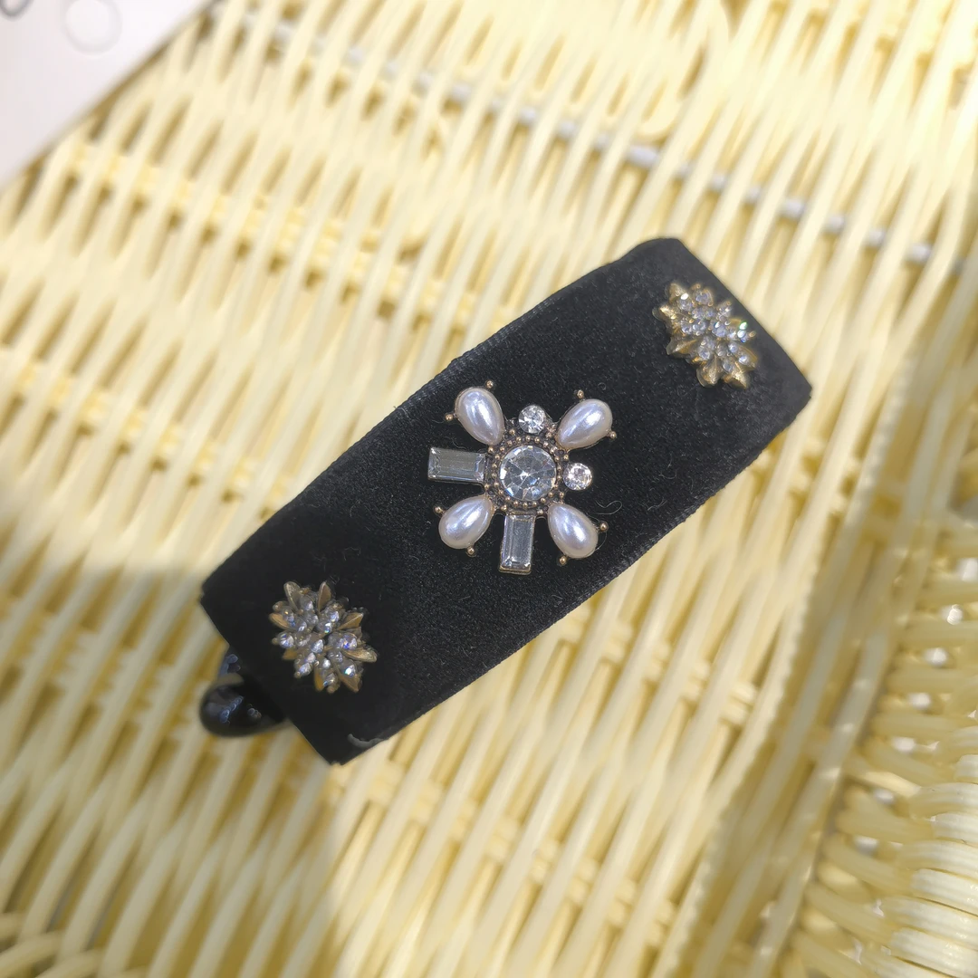 A884黑色告告绒绒马尾扣