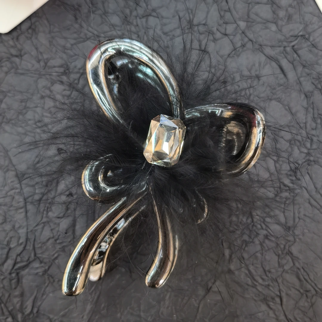 A058黑色毛毛蝴蝶抓夹