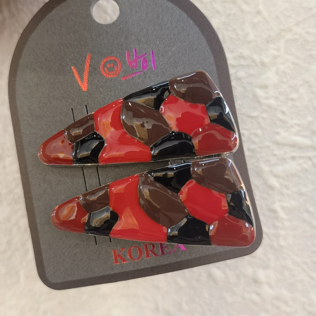 A535红色三角边夹一对