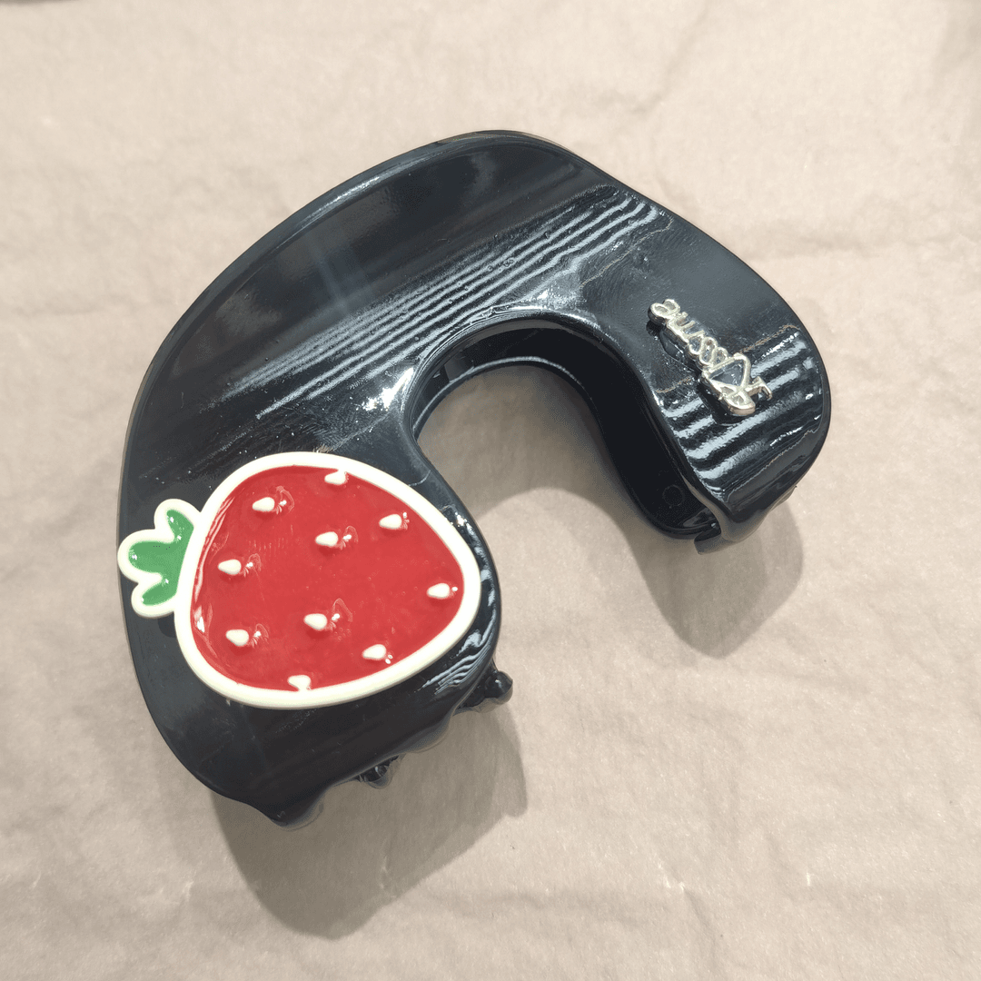 B338(满9.9包邮)红色草莓门洞抓夹