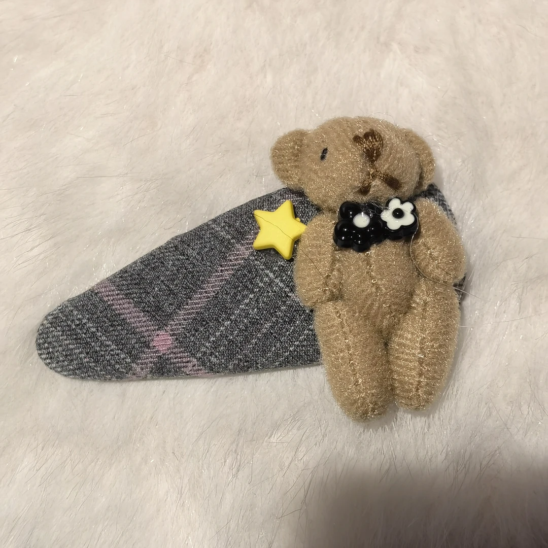 A917咖色小熊格子掰掰夹