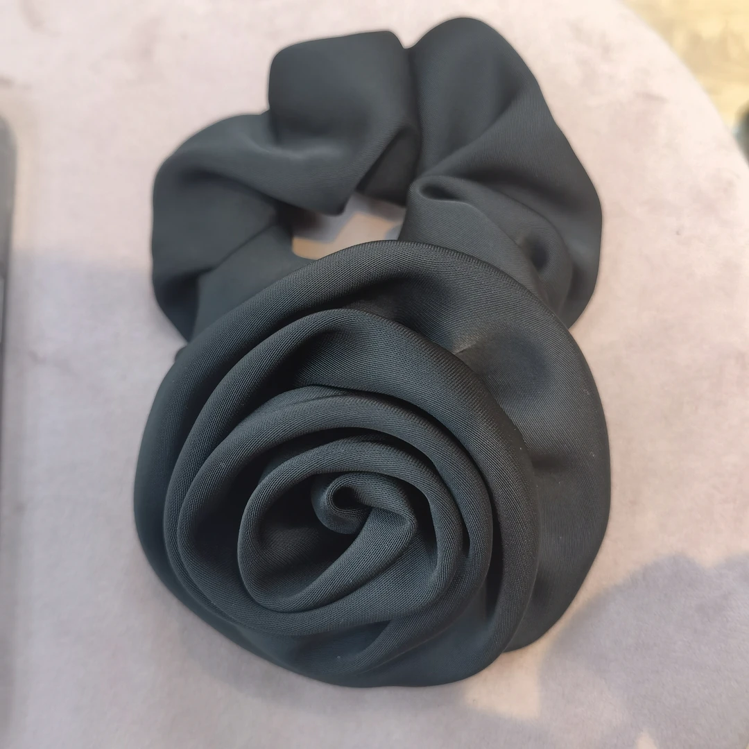 B677露思同款黑色玫瑰花肠圈