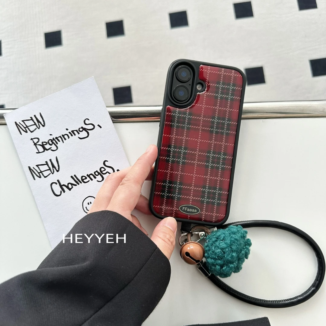 秋冬撞色圣诞格纹适用iPhone16promax手机壳苹果15防摔13带短绳