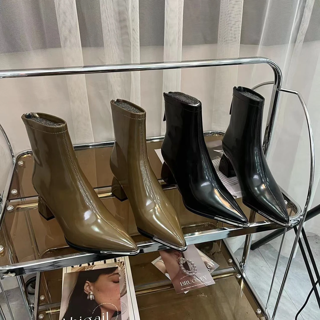 Y31330  英伦风气质时尚黑色短靴粗跟简约尖头女士简约风短靴