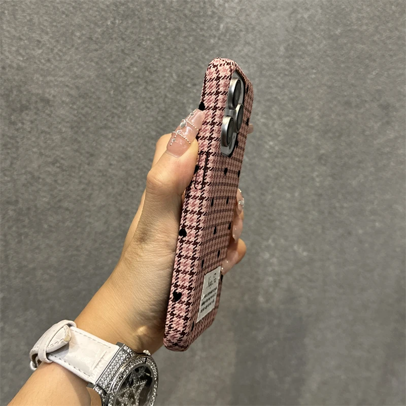 苹果15手机壳绒布格纹爱心iphone15promax秋冬新款14pro简约个性