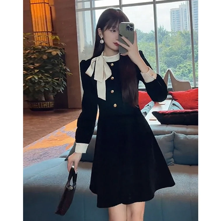 轻奢小众高级感丝绒连衣裙女2025春季新款女装气质收腰显瘦A字裙