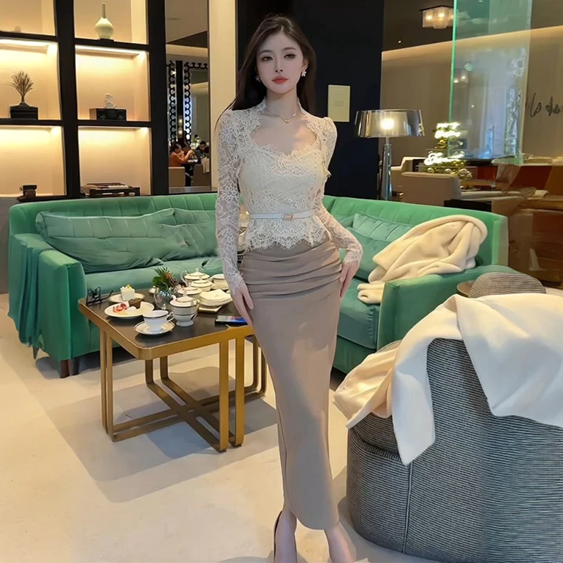 纯欲风套装裙女2025年新款时尚设计感蕾丝打底衫包臀半身裙两件套