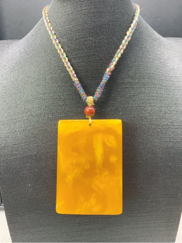 0169黄色无事牌吊坠毛衣链