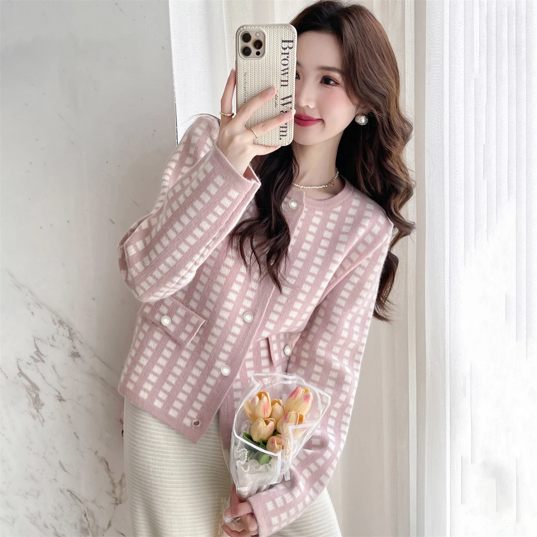 唐狮女小香风格子圆领开衫长袖时尚宽松针织开衫外套 E4H0990