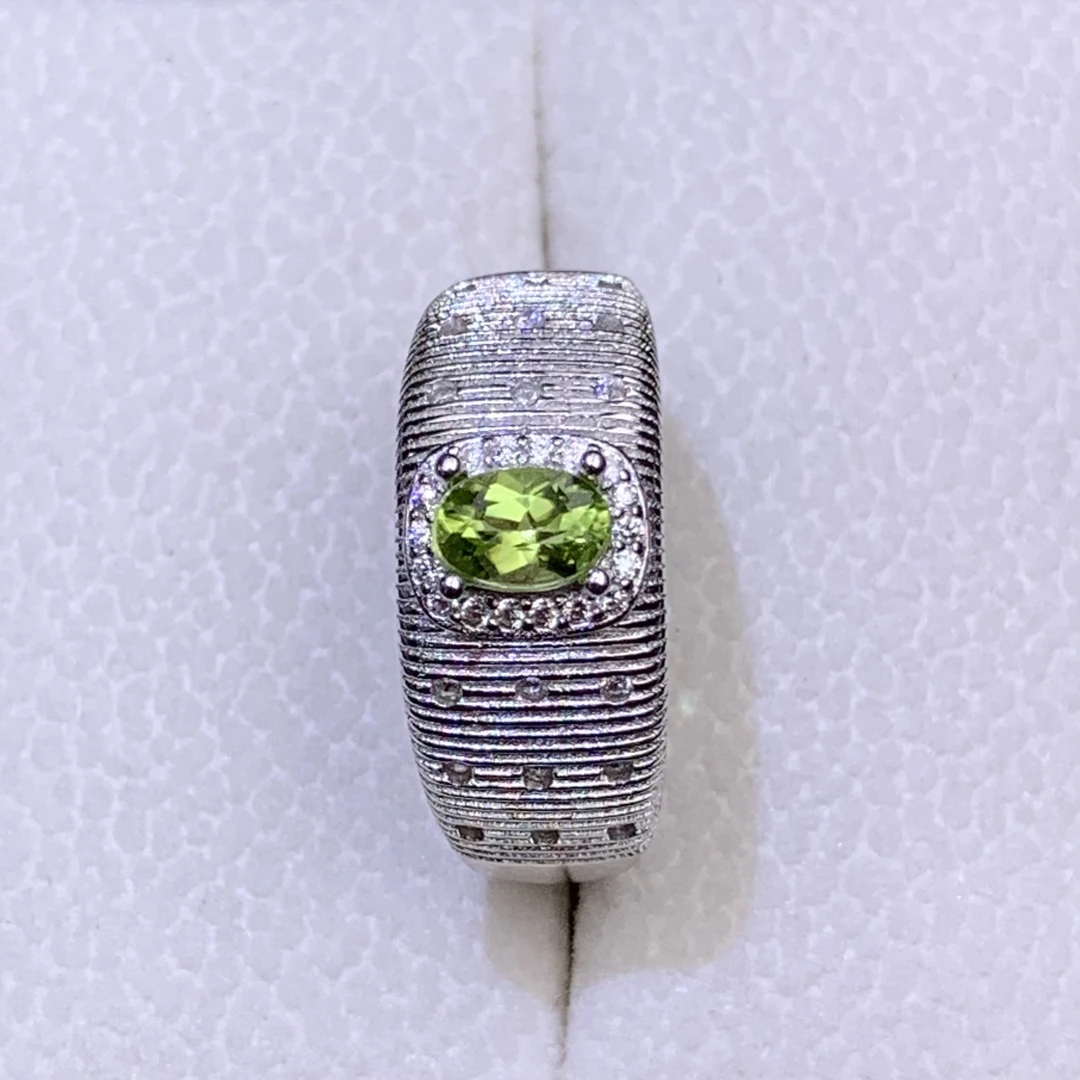 57052号S925银镶嵌橄榄石戒指，主石尺寸3*5mm