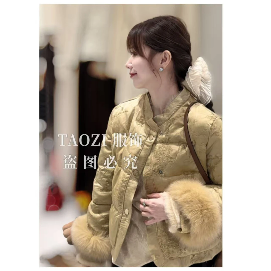 桃子自制 11222【富家千金】过年战袍 新中式大狐狸毛刺绣羽绒服