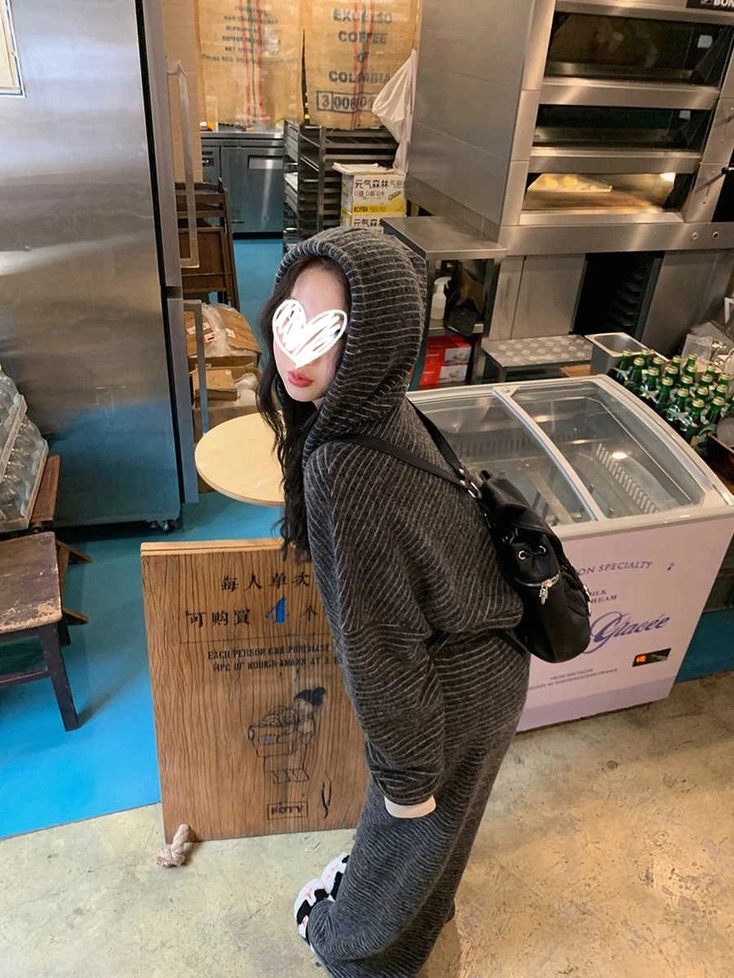 秋季两件套设计感拉链连帽外套+宽松直筒长裤休闲软糯条纹套装女