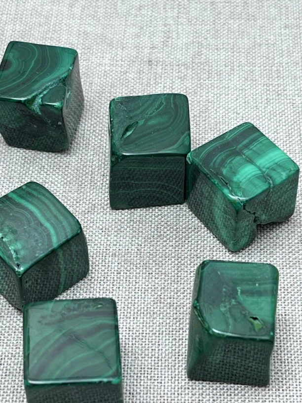 天然水晶孔雀石方糖 1.5-1.7cm 天然冰列避免不了