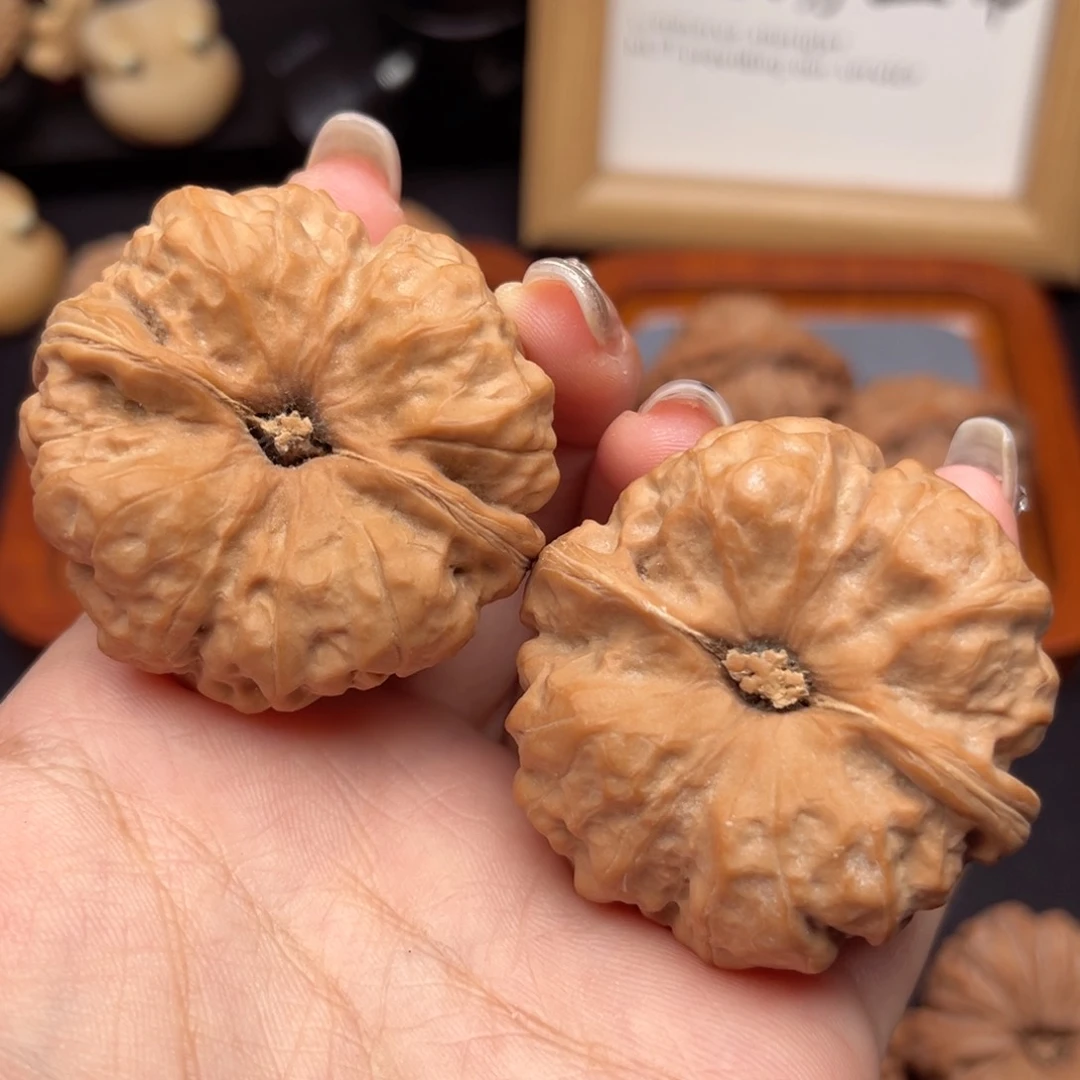 文玩核桃把件事***。全品蛙