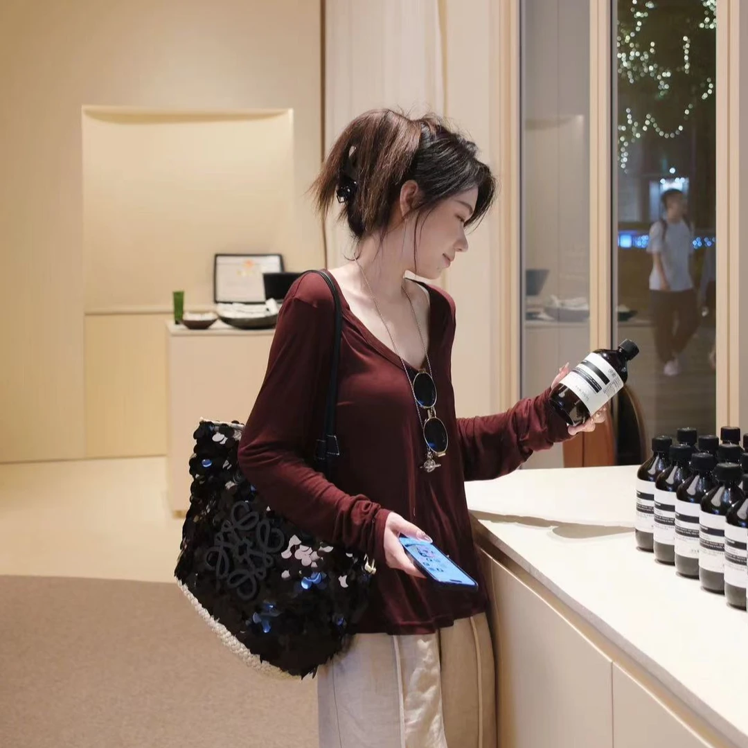 DMlife【人群焦点】极简风休闲百搭T恤上衣女士u型领薄款罩衫显瘦