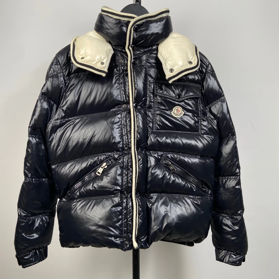 95新 MONCLER 亮面胸前口袋logo连帽羽绒夹克