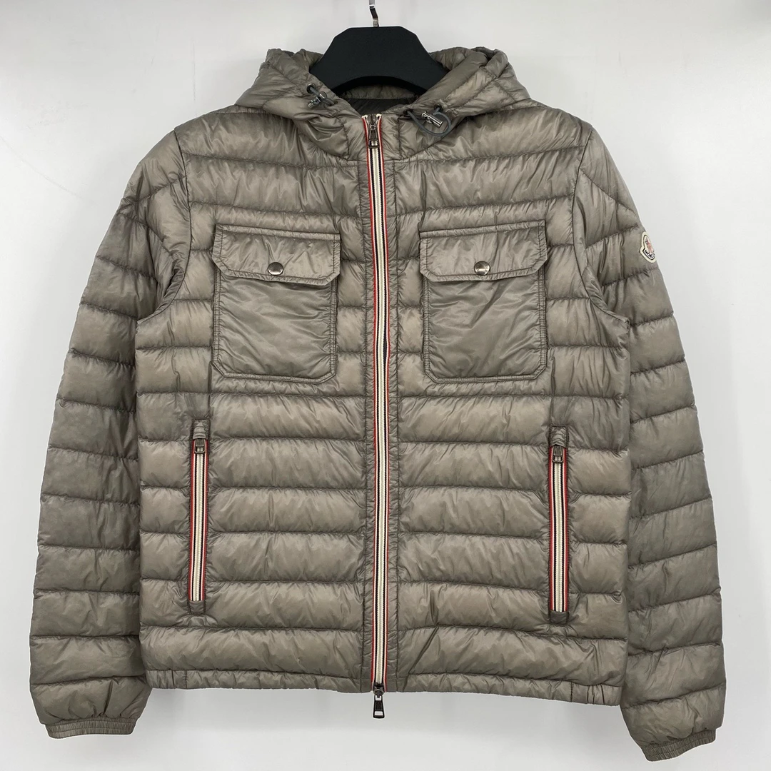 95新 MONCLER 彩条拉链袖标羽绒服 2 小叶-1009