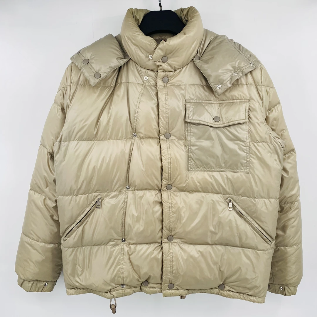 95新 MONCLER 米色袖标羽绒服 A2401020001-叶子015