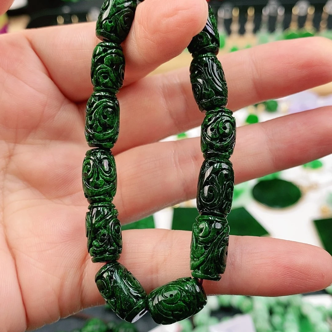 翡翠颈饰未镶嵌樱**姐挂件