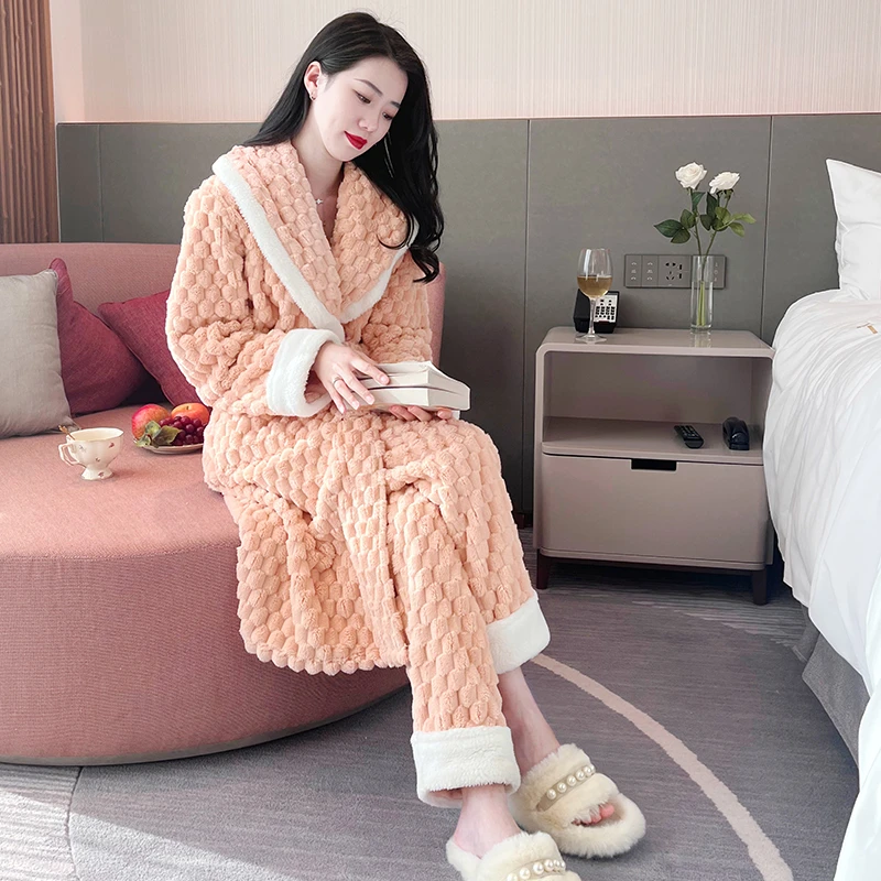 设计师新款加绒加厚睡袍女士轻奢大码睡衣家居服保暖长款睡衣女士