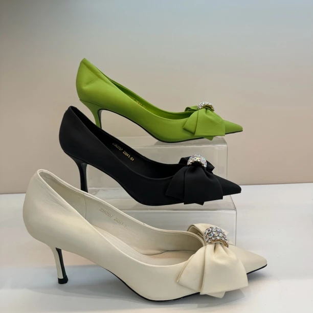 0557时尚百搭气质细跟尖头浅口高跟鞋