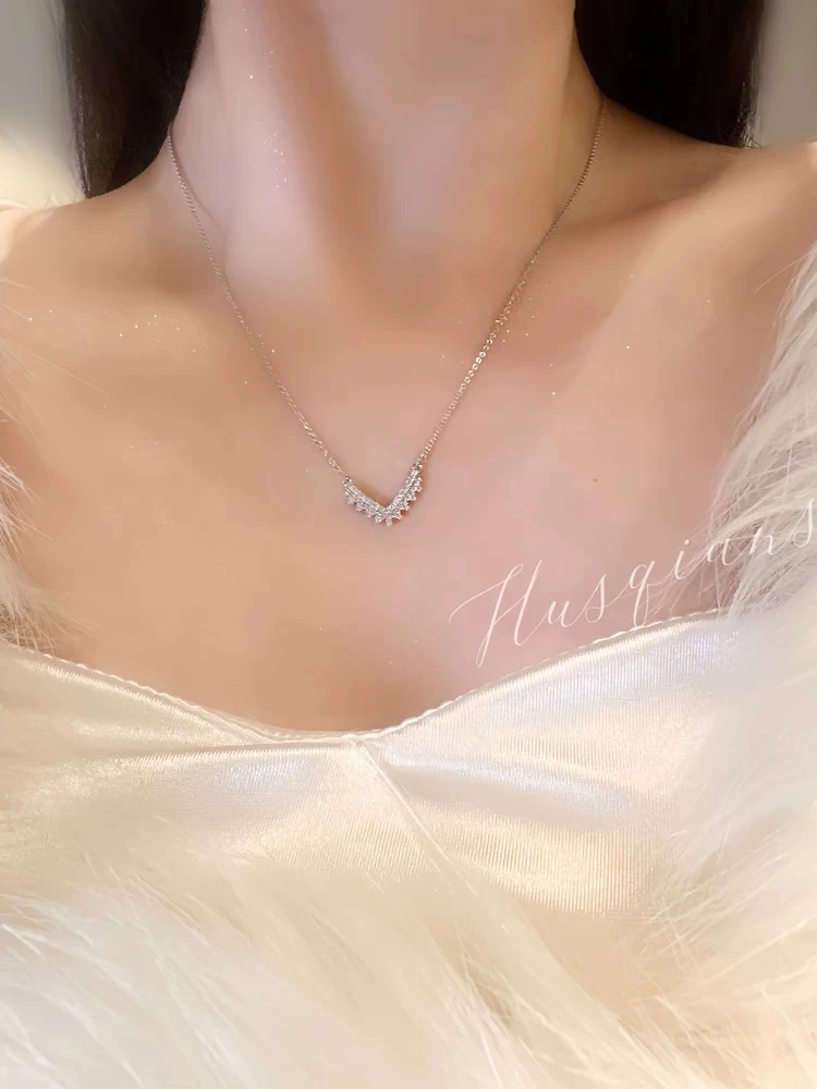 坠链均925银 纯银新款网红爆款V形莫桑石气质项链清冷气质ins简约