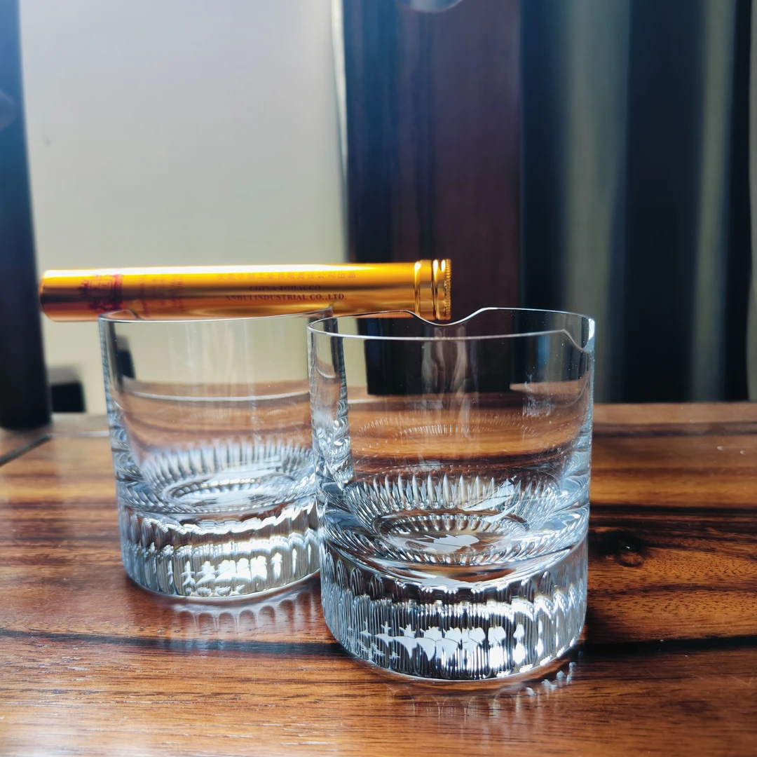 瑞士大卫杜夫雪茄威士忌酒杯（内含两只杯子）