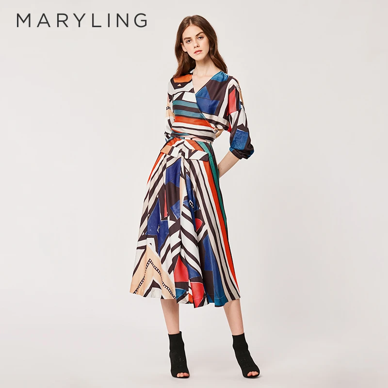 MARYLING玛俪琳时尚异域风情V领收腰A字型灯笼袖连衣裙A1BB65790