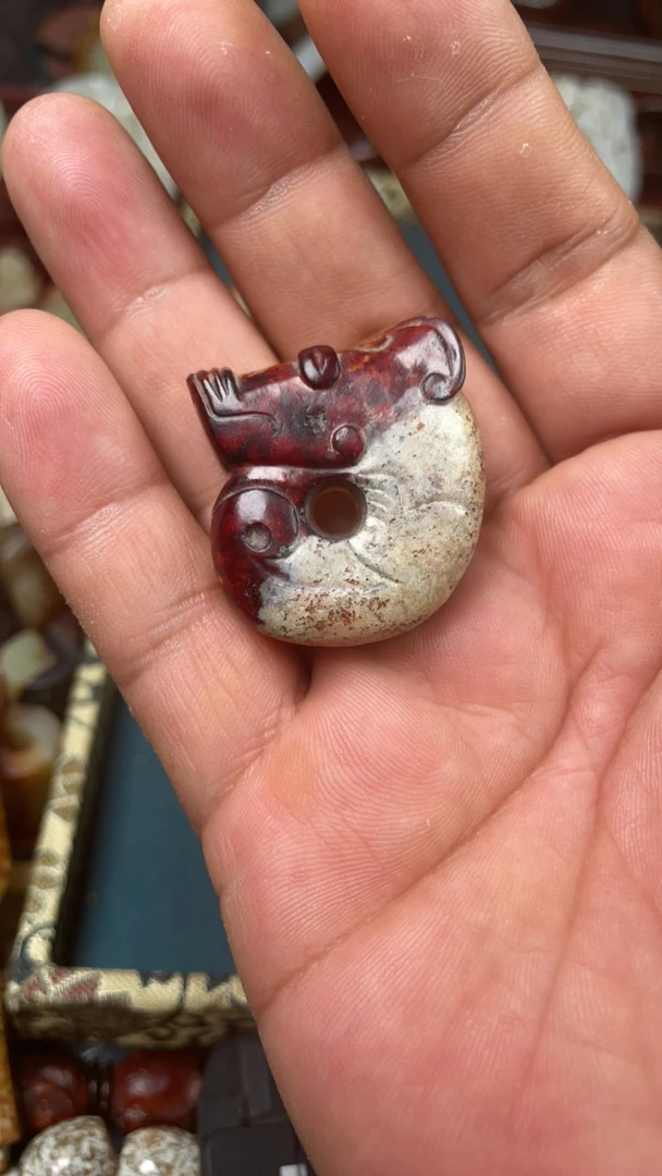 旧藏和田白玉玉猪龙