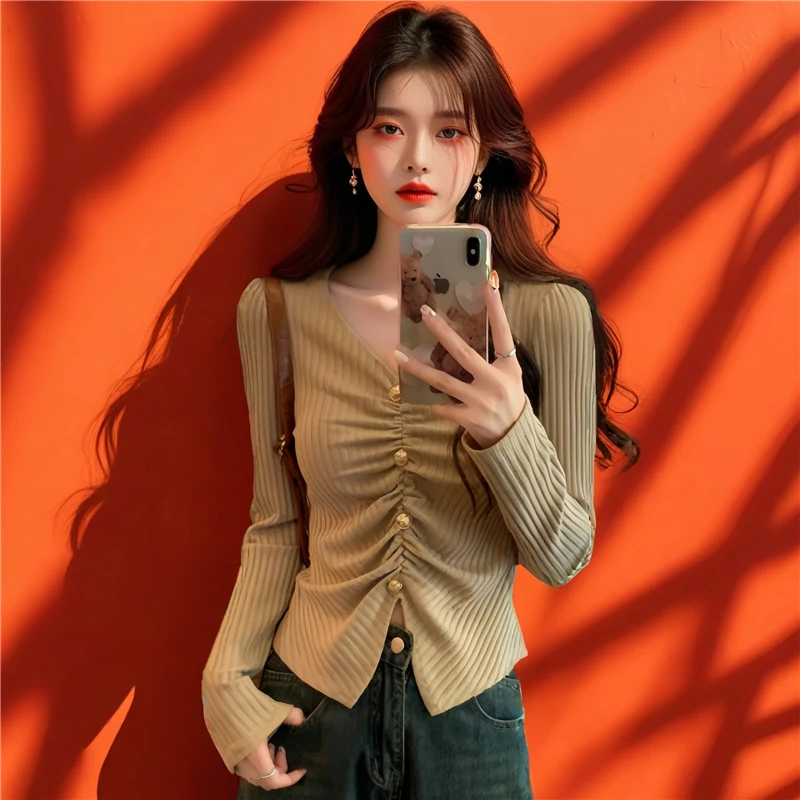 法式针织T恤辣妹修身打底衫女秋季设计感开叉卡其色V领上衣小衫潮