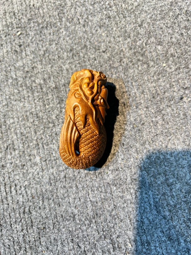 手把件龙鱼把玩物件