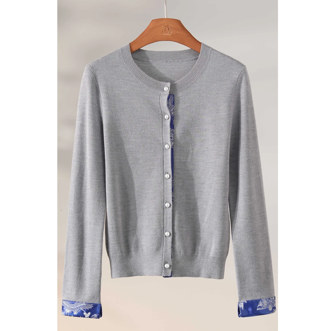 西子/【山泉溯溪】精纺羊毛撞色拼接织锦缎门襟针织开衫/MSBH623