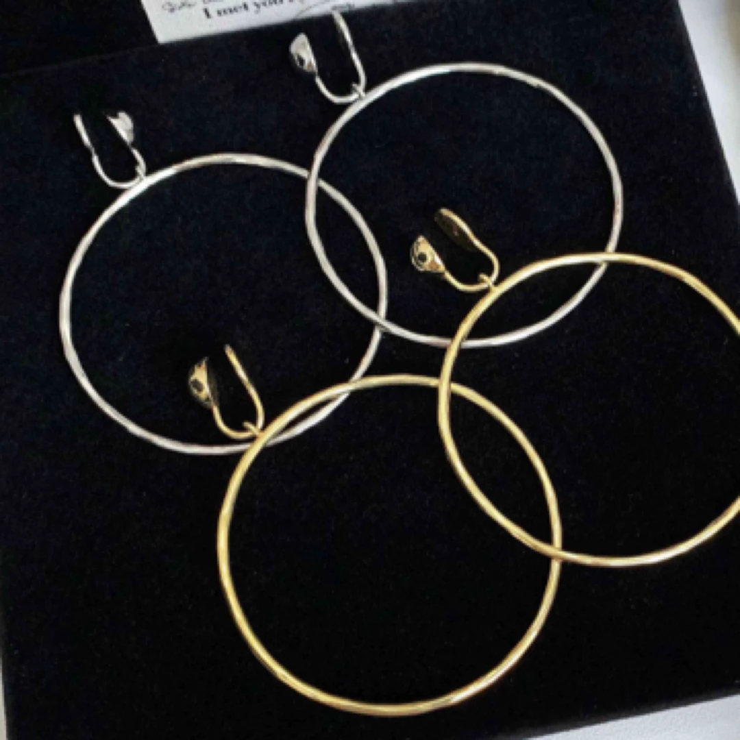 铜合金耳饰 虞书欣素圈耳环明星同款饰品蚊香盘耳夹无耳洞|小气质