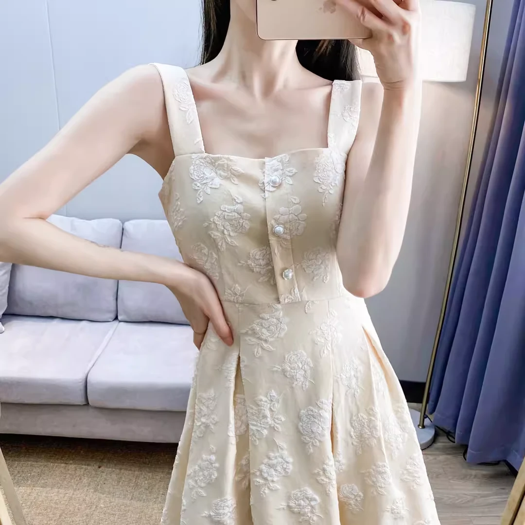 茶歇法式收腰显瘦气质吊带裙女春装新款甜辣设计感小众外穿连衣裙