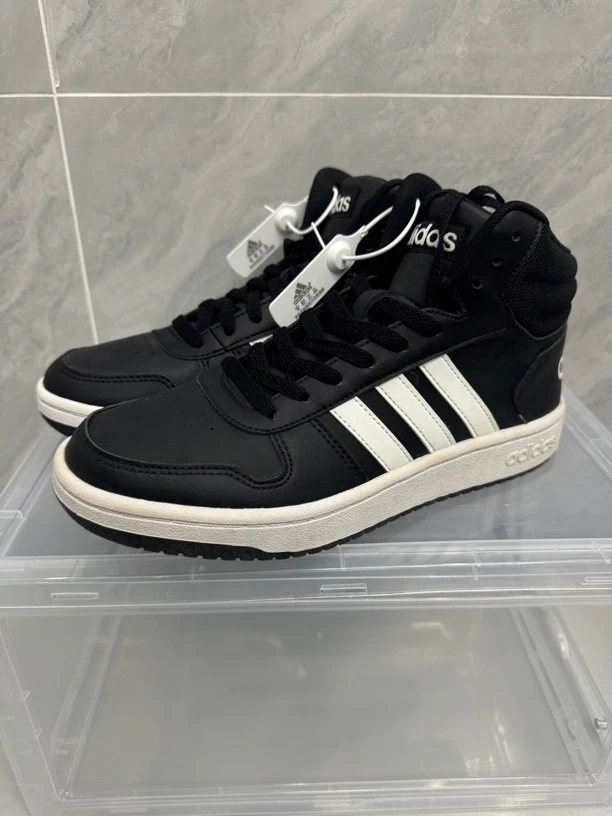 adidas 黑白色41码休闲鞋全新