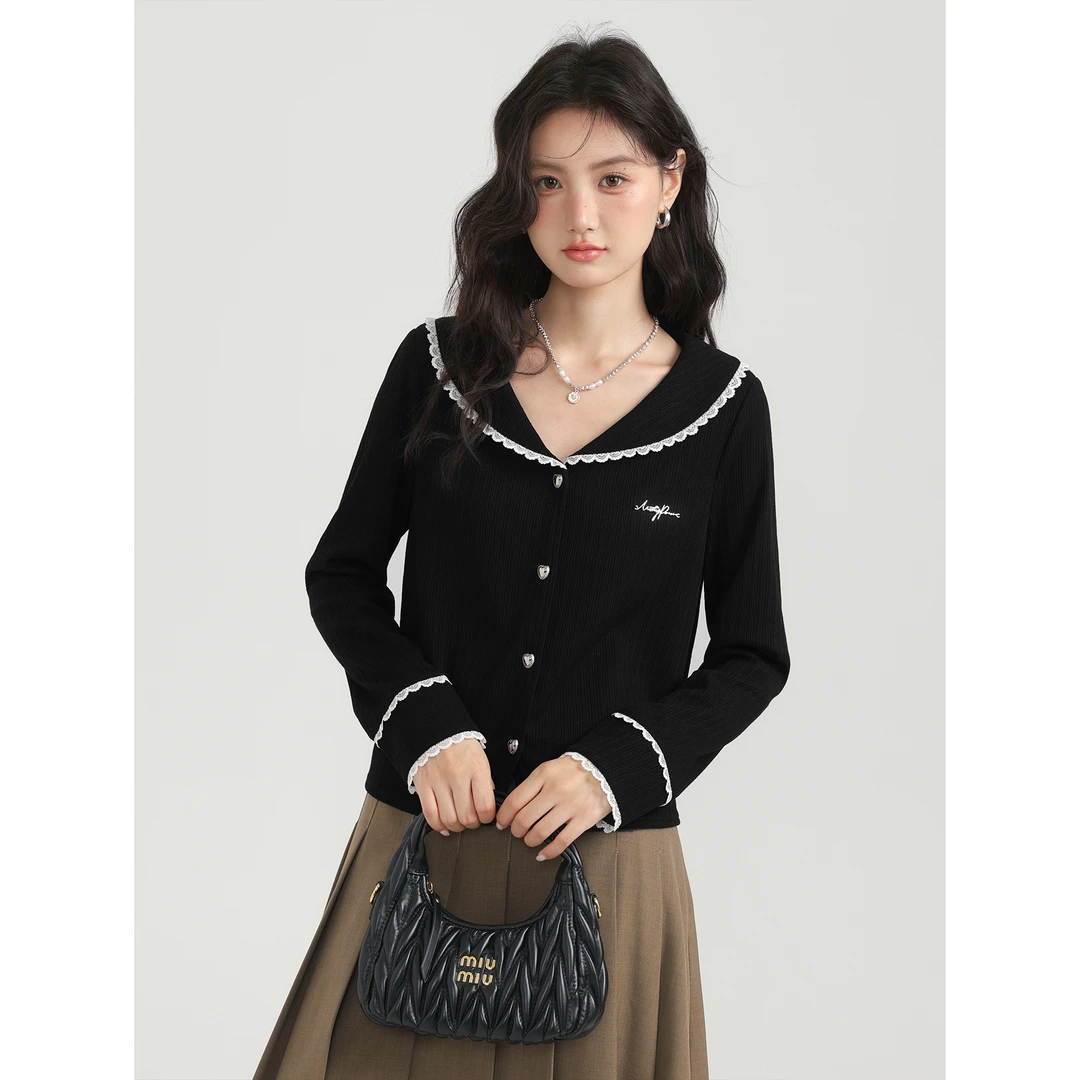 爱蔷薇大码2024秋小香风针织衫上衣女法式娃娃领黑色开衫GT73953