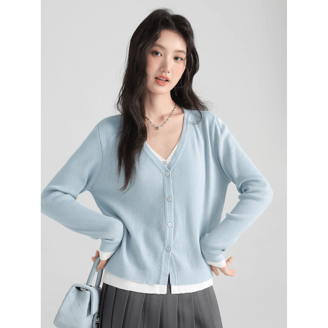 爱蔷薇大码蓝色针织衫女2024新款秋季长袖假两件v领上衣GT73745