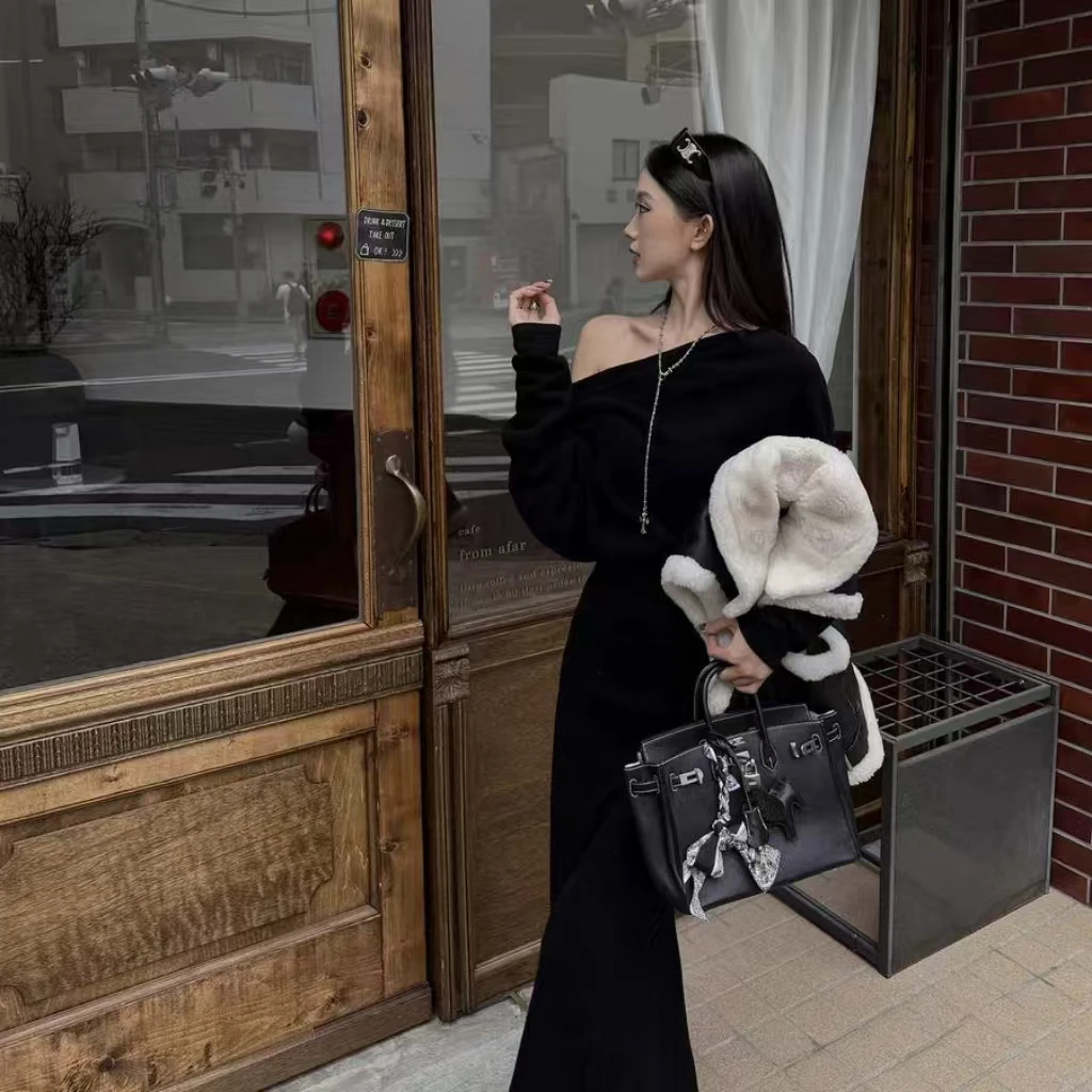 【轻熟织物】长期温柔才是主旋律秋冬斜肩针织毛衣连衣裙