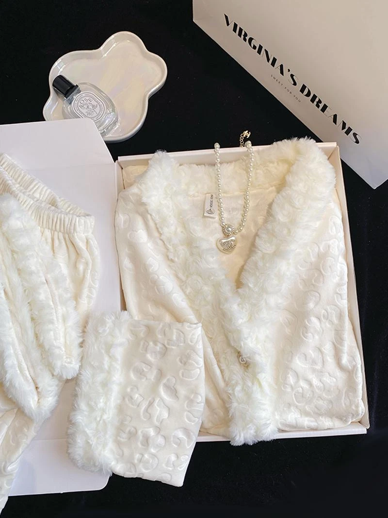 轻奢睡衣女秋季毛绒可外穿家居服白色两件套海岛绒豹纹网红两件套