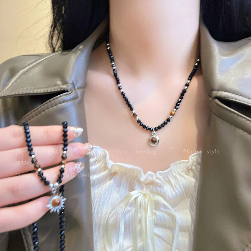 铜合金仿水晶项链 复古美拉德串珠太阳花锁骨链轻奢小众配饰YV663