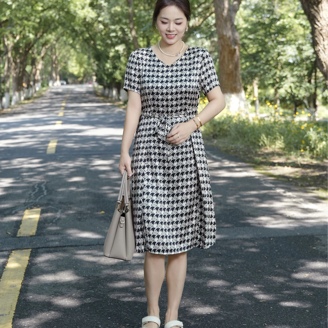 杭州高档桑蚕丝大码面料女装连衣裙夏季女士短袖收腰显瘦裙子时尚