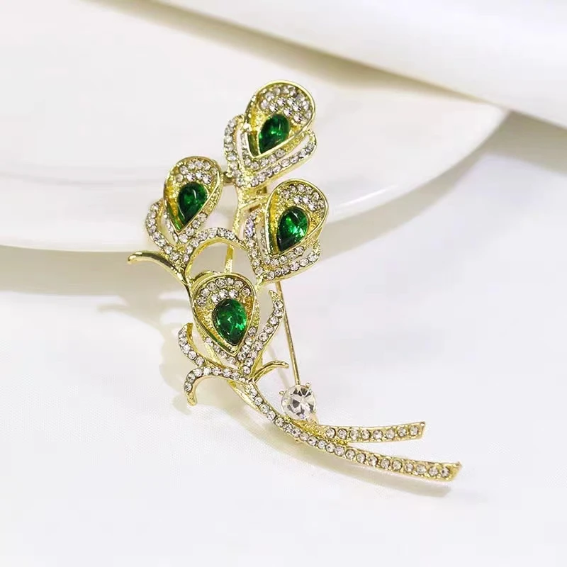 ZP357精致马蹄莲胸针