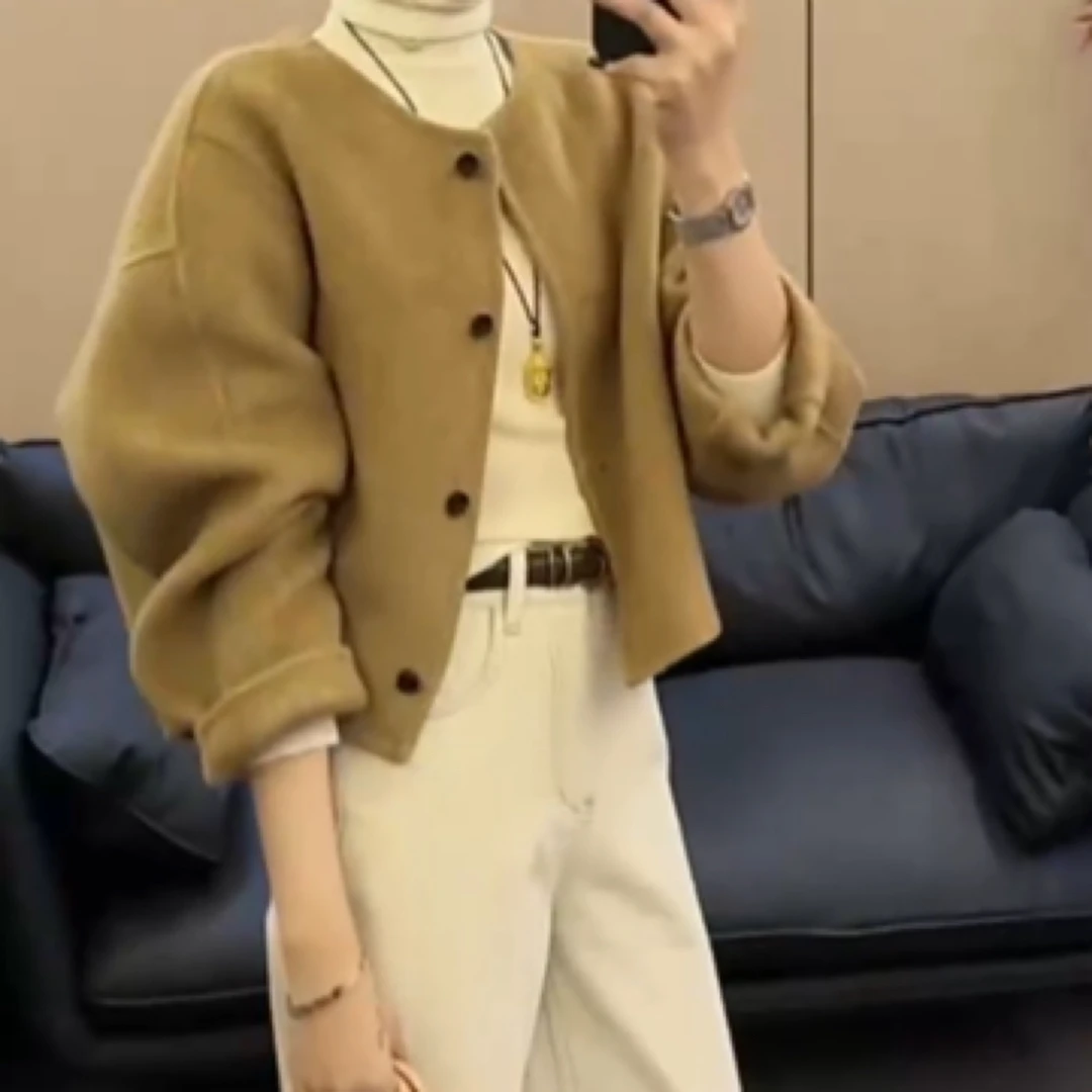 秋冬新款短款简约百搭宽松外套女装